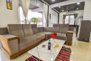 ll EMPYREAN STAY ll LUXE ll FORTUNE VILLA ll 4BHK ll AC ll BIG POOL