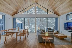 Yasuragi - Sleek modern 3 bedroom ski chalet