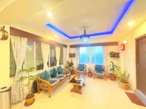 The Golden O Ran With SPA Facility Near Himalayan School