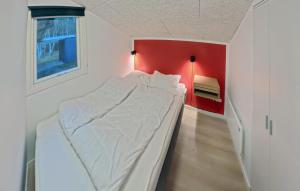 Cozy Home In Hadsund With Sauna