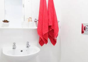 Student Only Gold Ensuite Mid Level at Chapter Islington