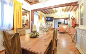 3 Bedroom Gorgeous Home In Deauville