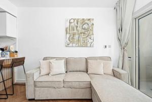 Stunning 2 Bed Great Metro access