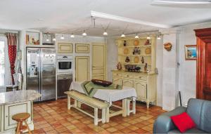 Lovely Home In Boulbon