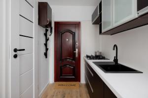Comfortable Studio for 2 People with an Ideal Location by Noclegi Renters