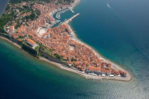 Sunset Gold Apartment Portoroz - Happy Rentals