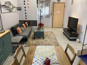 Chic & Cozy Apartment in Gazi, Athens