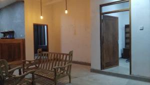 Jeni House