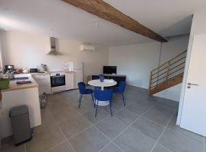 Gîte MA POULE de 1 à 5 personnes avec piscine