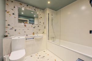 Bold And Beautiful London Flat - Pass the Keys