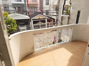 辉煌拉抛3室180平米别墅