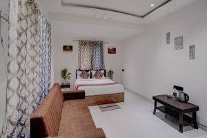 FabHotel Opulence Stay