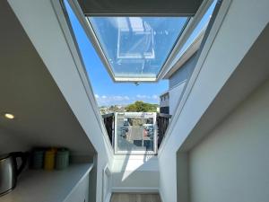 Lion Apartment Tenby beach for 5 in 3 bedrooms with 2 showers central