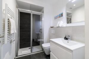 Charming City Center Studio 406