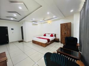 Homey - vythiri bus station