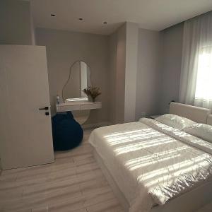 Villa Duka 62 Embassy Block