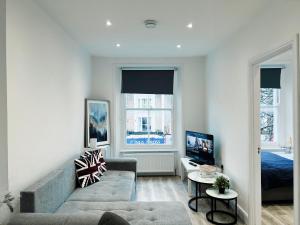 Top floor flat 320