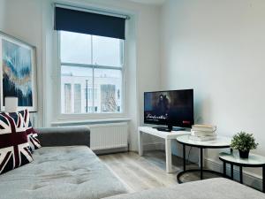 Top floor flat 320