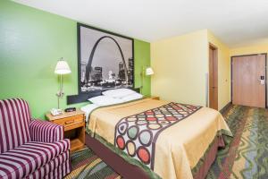 King Room - Non-Smoking room in Super 8 by Wyndham Jacksonville