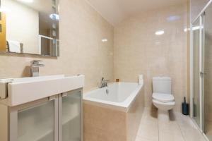 GuestReady - Spacious Home with Garden