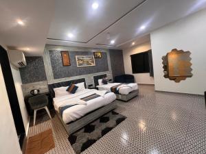 New Diamond By Glitz Hotels