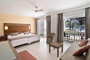 FERGUS Club Font de Sa Cala Beach