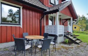 Cozy Home In Hestra With Wifi