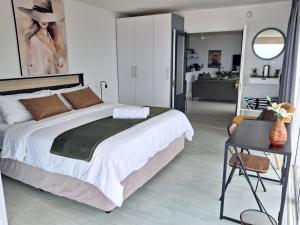 511 Umdloti Resort 1 bed beachfront Self catering Apartment great Sea View