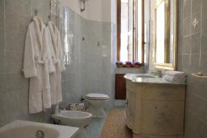 WHOLE HOLIDAY HOME APARTMENT FANTASTIC CIVITAVECCHIA da Pamino & Priscilla con due Camere letto!