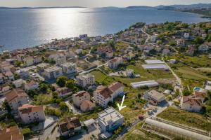 Apartman Oliva and Studio Delux for a family with swiming pool, free parking, terace with view at the sea