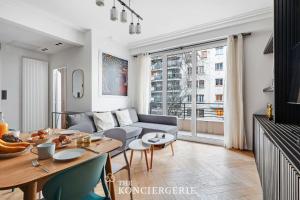 Appartement de prestige avec balcon - Paris 16e
