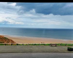 Salt & Surf-Sea Views in Saltburn