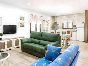 Chalet con Piscina privada cerca del pueblo View