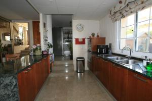 4 Bedroom Villa Sleeps 8 with Private Pool