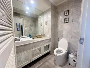 Private 2 storeys Penthouse 200m to BTS Ploenchit