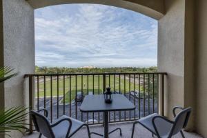 Last Minute Disney Getaway Luxury Condo with Private Balcony. Book Now VC240