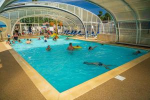 ZEcamping 4 animé piscine couverte club enfant mini golf dog friendly