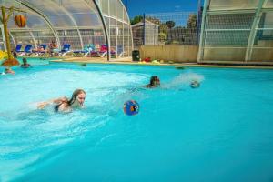 Camping 4 étoiles - Piscine - eei0fg