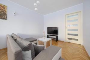 Modern Apartment in the City Center in Warsaw by Noclegi Renters