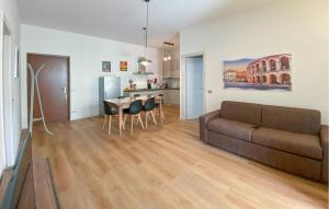 Gorgeous Apartment In Ospedaletto Di Pescant