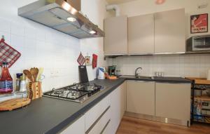 Gorgeous Apartment In Ospedaletto Di Pescant