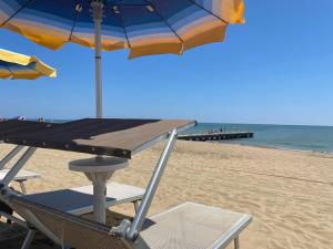 GIGI HOUSE appartamento PIAZZA MAZZINI 150m dal mare CON PISCINA e SPIAGGIA