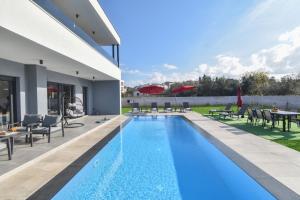 Villa Rosignola in Pula by Istrabook