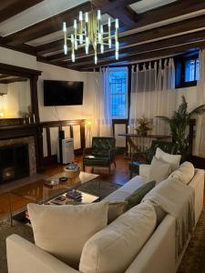 Authentic Spacious 1BDR In Downtown Montreal