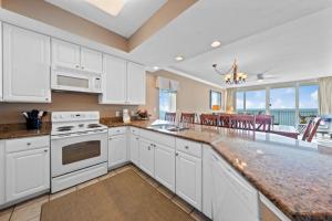 San Carlos 701 by Youngs Suncoast