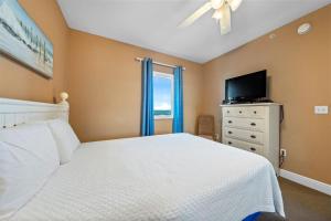 San Carlos 701 by Youngs Suncoast