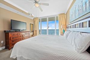 San Carlos 701 by Youngs Suncoast