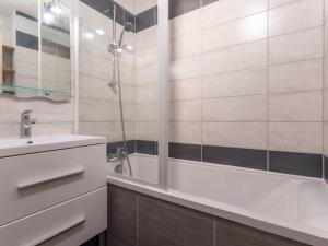 Studio cabine spacieux, proche pistes et centre, animaux admis - FR-1-181-2775