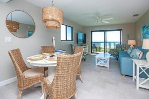 Sandalfoot 5D3 - Oceanfront Sanibel Condo