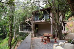 Casa Pet Friendly c 3 suites, Lareira e Natureza